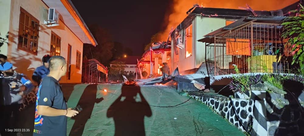 Ilustrasi berita JAYAPURA: Kantor Kemenag Jayapura Hangus Terbakar, Polisi Periksa 9 Orang Saksi, Kakemenag Minta ASN Bersabar