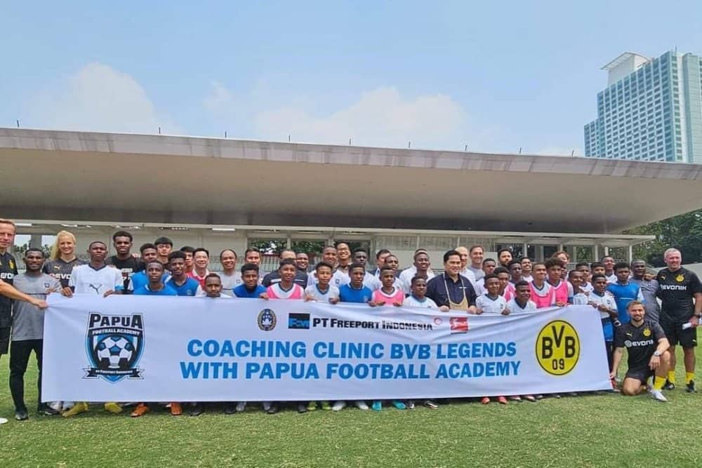 Ilustrasi berita Mimika: Kembangkan Talenta Sepak Bola Papua, Freeport Datangkan Legenda Borussia Dortmund