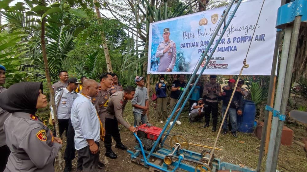 Ilustrasi berita Mimika: Polri Peduli Lingkungan, Polres Mimika Bantu Masyarakat Kamoro Jaya Timika Sumur Bor