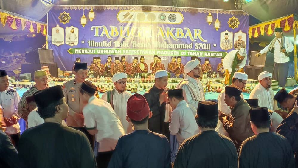 Ilustrasi berita BERITA UTAMA: Warga Madura Mimika Hadiri Tabligh Akbar Dalam Rangka Maulid Nabi Muhammad, Datangkan 2 Habib dari Makassar