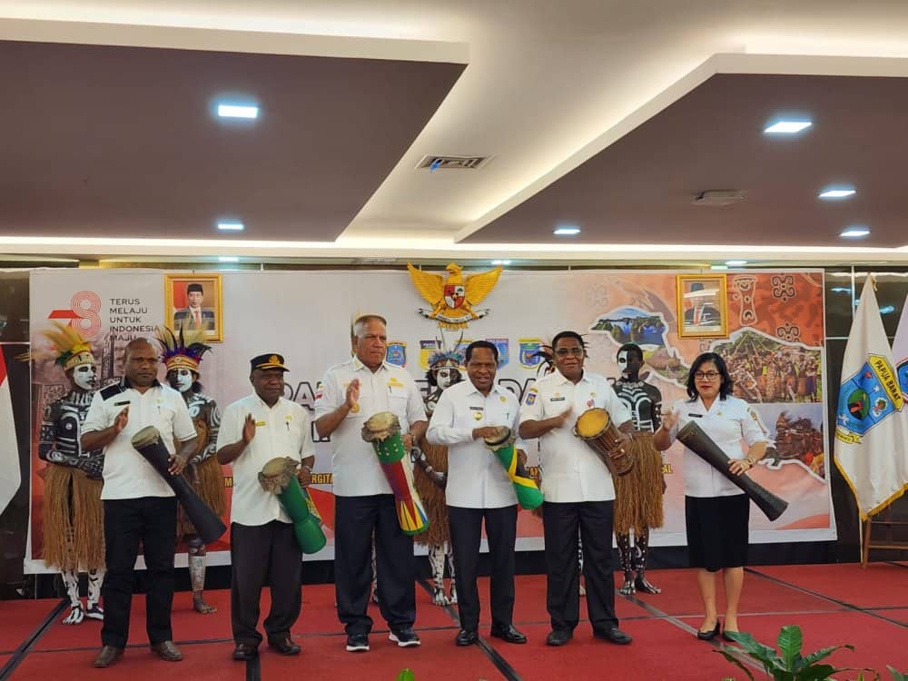 Ilustrasi berita BERITA UTAMA: Gubernur Waterpauw Minta Kepala Daerah se-Tanah Papua Permudah Investasi