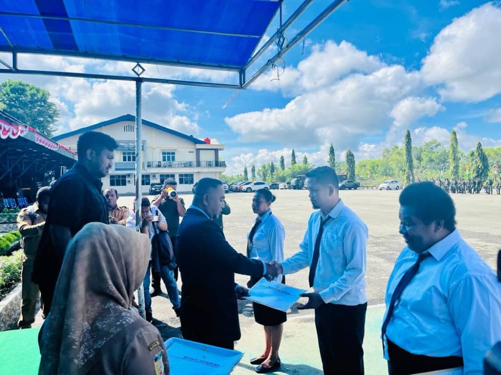 Ilustrasi berita JAYAPURA: Sebanyak 79 Guru Tenaga Honorer Formasi 2022 di Kabupaten Jayapura Terima SK PPPK