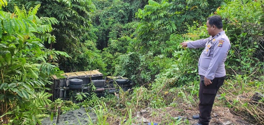 Ilustrasi berita JAYAPURA: Truk Pengangkut Pasir Masuk Jurang, Dua Orang Tewas Tertimbun