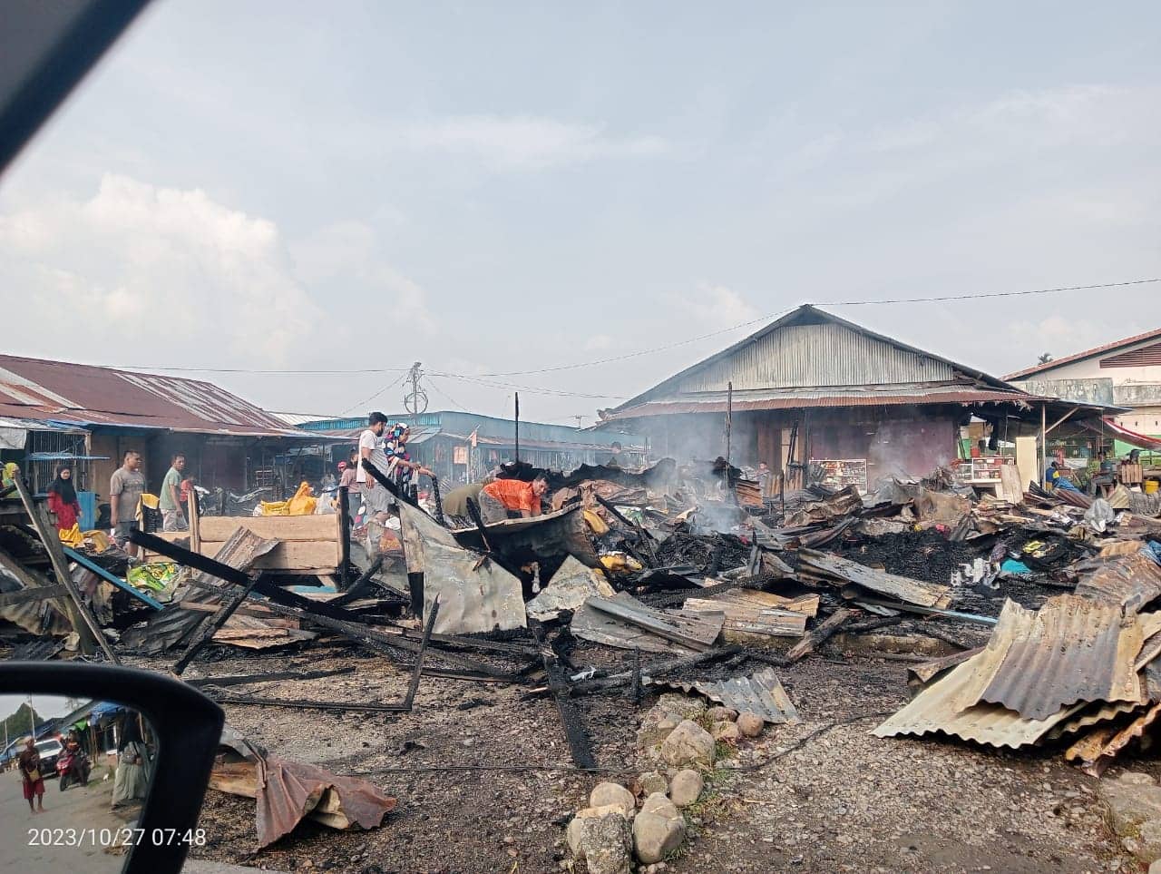 Ilustrasi berita Mimika: Dini Hari Tadi, Enam Petak Bangunan di Pasar Sentral Timika Hangus Terbakar