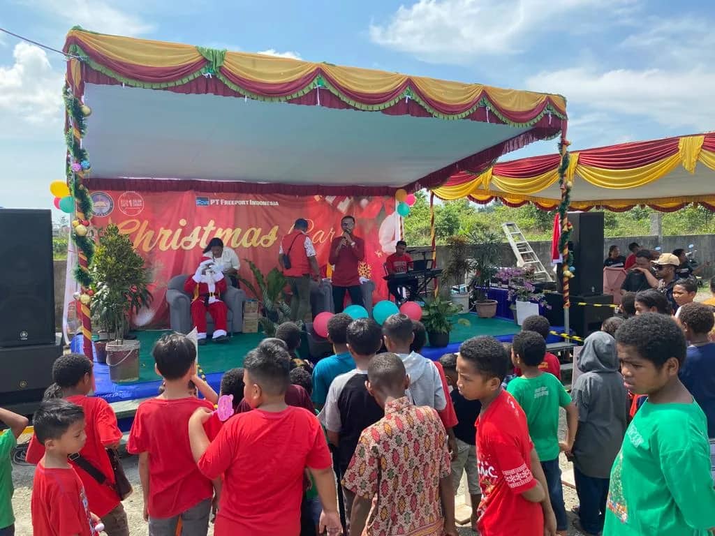Ilustrasi berita Mimika: Pra Natal 2023, PTFI Gelar Christmas Carol Berbagi Bingkisan Bersama Anak-anak