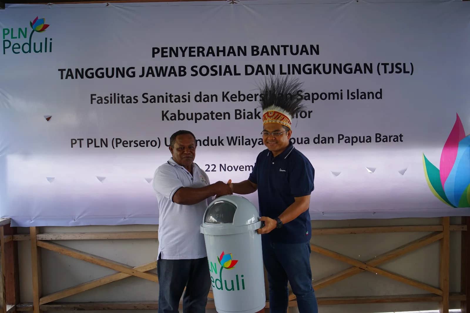 Ilustrasi berita Papua: Dukung Pengembangan Wisata Papua, PLN Salurkan Bantuan Sanitasi Fasum di Sapomi Island, Biak