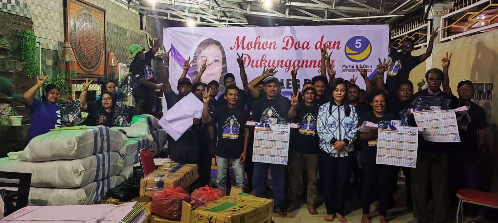 Ilustrasi berita JAYAPURA: Caleg Anggota DPR Papua Cintiya Ruliani Talantan Serahkan Ribuan Alat Peraga Kampanye pada Tim Pemenangan di 19 Distrik Kabupaten Jayapura