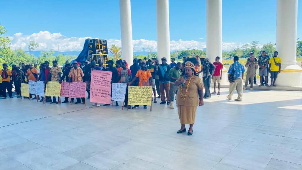 Ilustrasi berita Mimika: ASN Asli Papua Gelar Demo Tolak Roling Jabatan yang Dilakukan Bupati Mimika