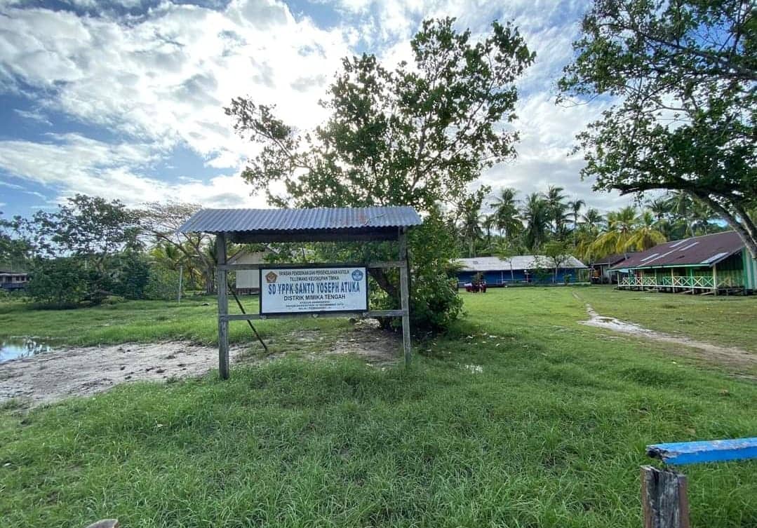 Ilustrasi berita Mimika: Kinerja di Wilayah Pesisir Mimika Diacungi Jempol, Komisi A Patut Perjuangkan Kesejahteraan Guru Honorer