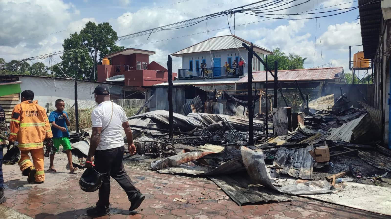Ilustrasi berita Mimika: Kios dan Bengkel di SP 2 Timika Terbakar, Ternyata Ini Pelaku yang Bakar Petasan