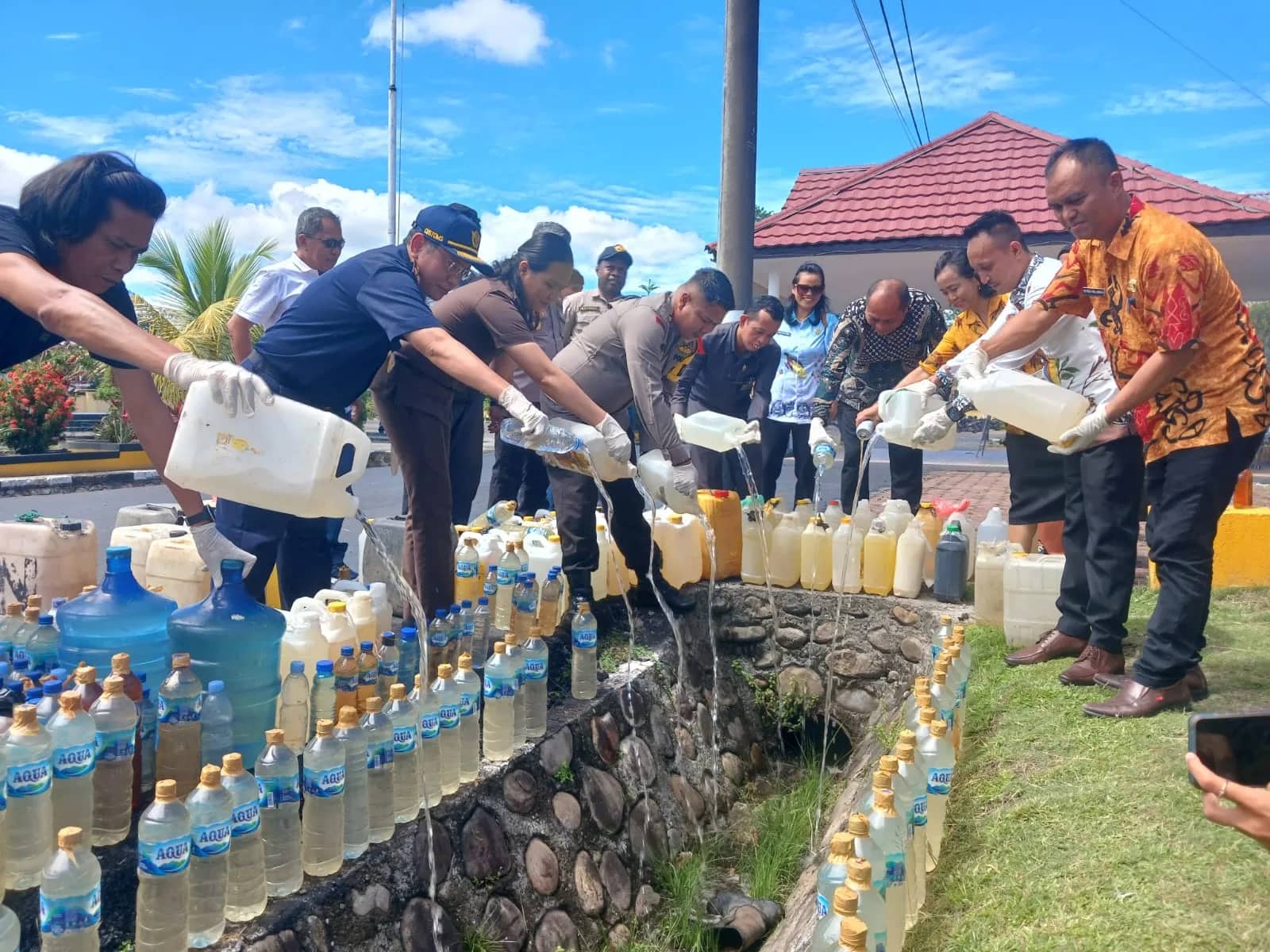 Ilustrasi berita Mimika: Polres Mimika Musnahkan Barang Bukti Narkoba dan Miras Hasil Sitaan Selama 2023