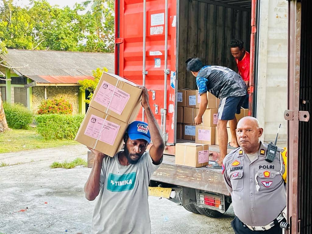 Ilustrasi berita JAYAPURA: 212 Koli Surat Suara Pilpres dan DPD RI Tiba di KPU Kabupaten Jayapura