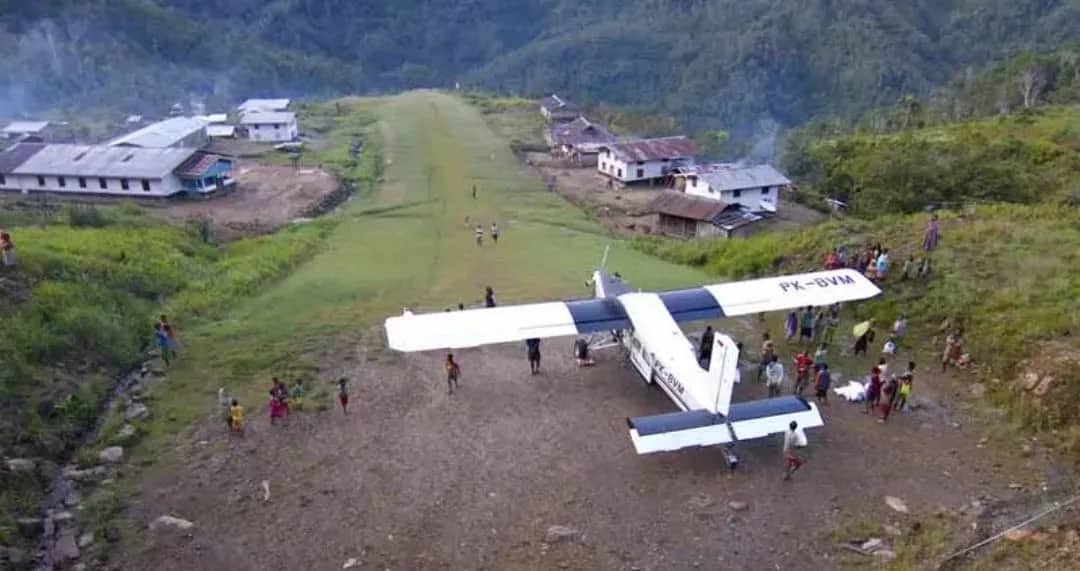 Ilustrasi berita Papua: Cuma 73 Detik, Penerbangan Dua Kampung di Kabupaten Dogiyai ini Jadi yang Terpendek Kedua di Dunia