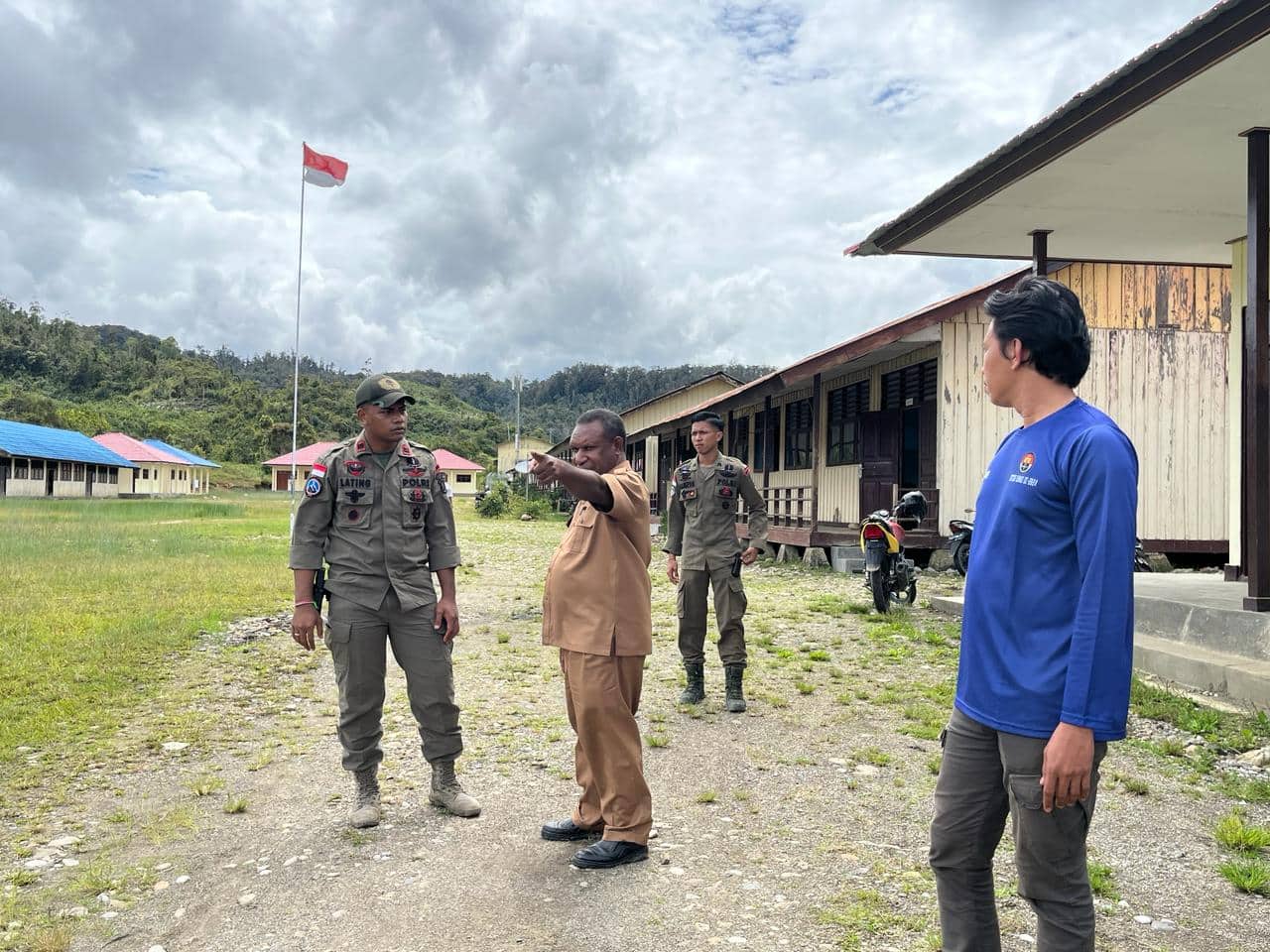 Ilustrasi berita Papua: Pasca Gedung Sekolah Dibakar KKB, Proses Belajar Mengajar SMKN 1 Oksibil Berjalan Normal