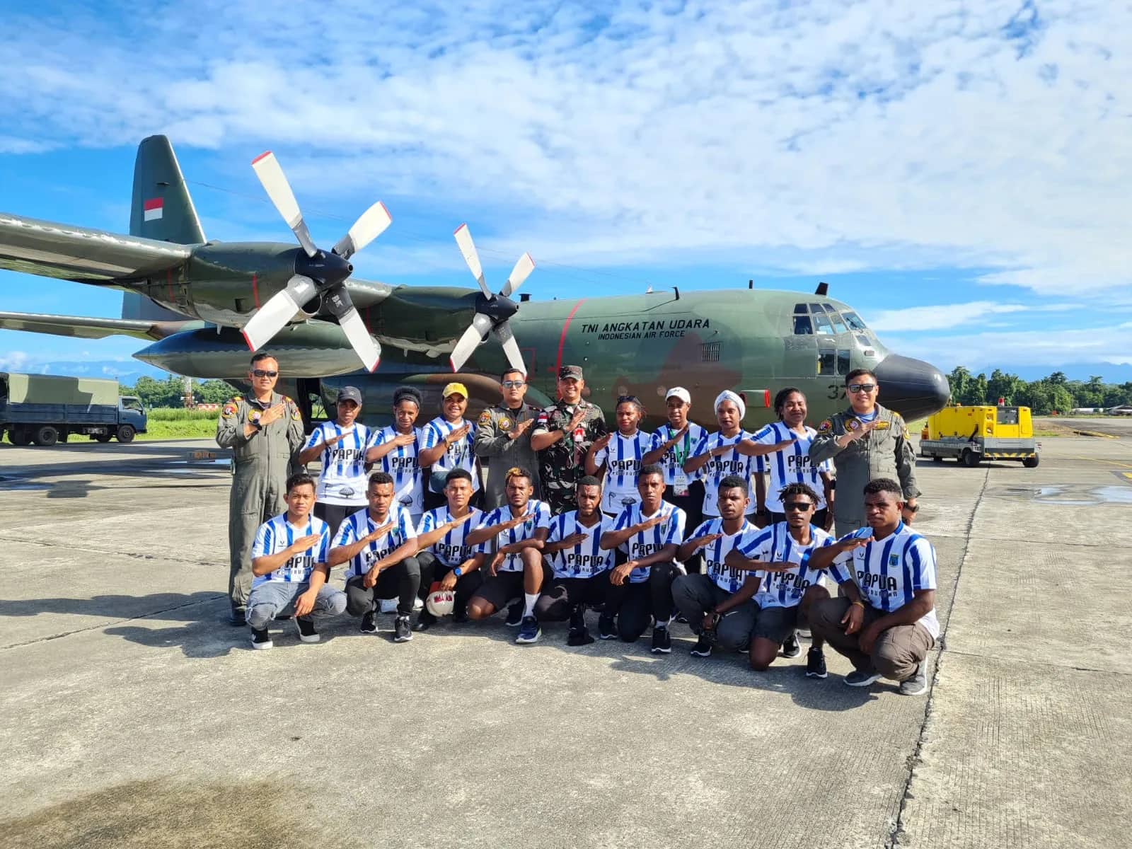 Ilustrasi berita Papua: Pesawat Hercules TNI AU Dukung Transportasi Udara Atlet Papua Pegunungan dari Timika Menuju Wamena