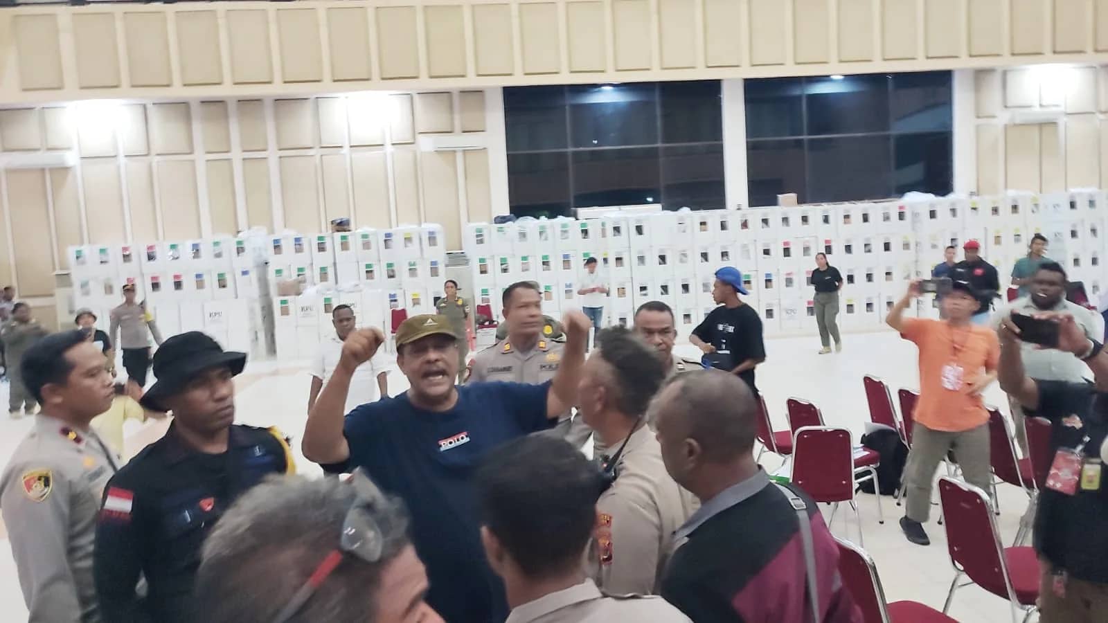 Ilustrasi berita Mimika: Saleh Alhamid Sebut Nama Budiono Anggota Komisioner KPU Kabupaten Mimika Lakukan Kecurangan