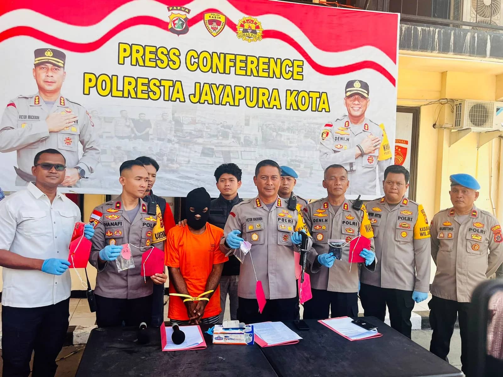 Ilustrasi berita JAYAPURA: Tukar Ganja Dengan Senjata Api, WNA Asal PNG Ditangkap di Jayapura