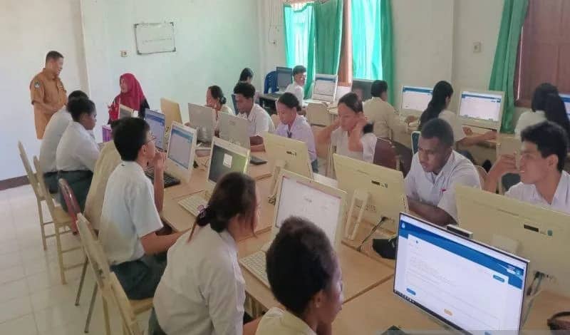 Ilustrasi berita Mimika: Hari Ini, Semua SMA dan SMK di Mimika Ikut Ujian Terakhir USBK, Tunas Bangsa Diikuti 94 Siswa