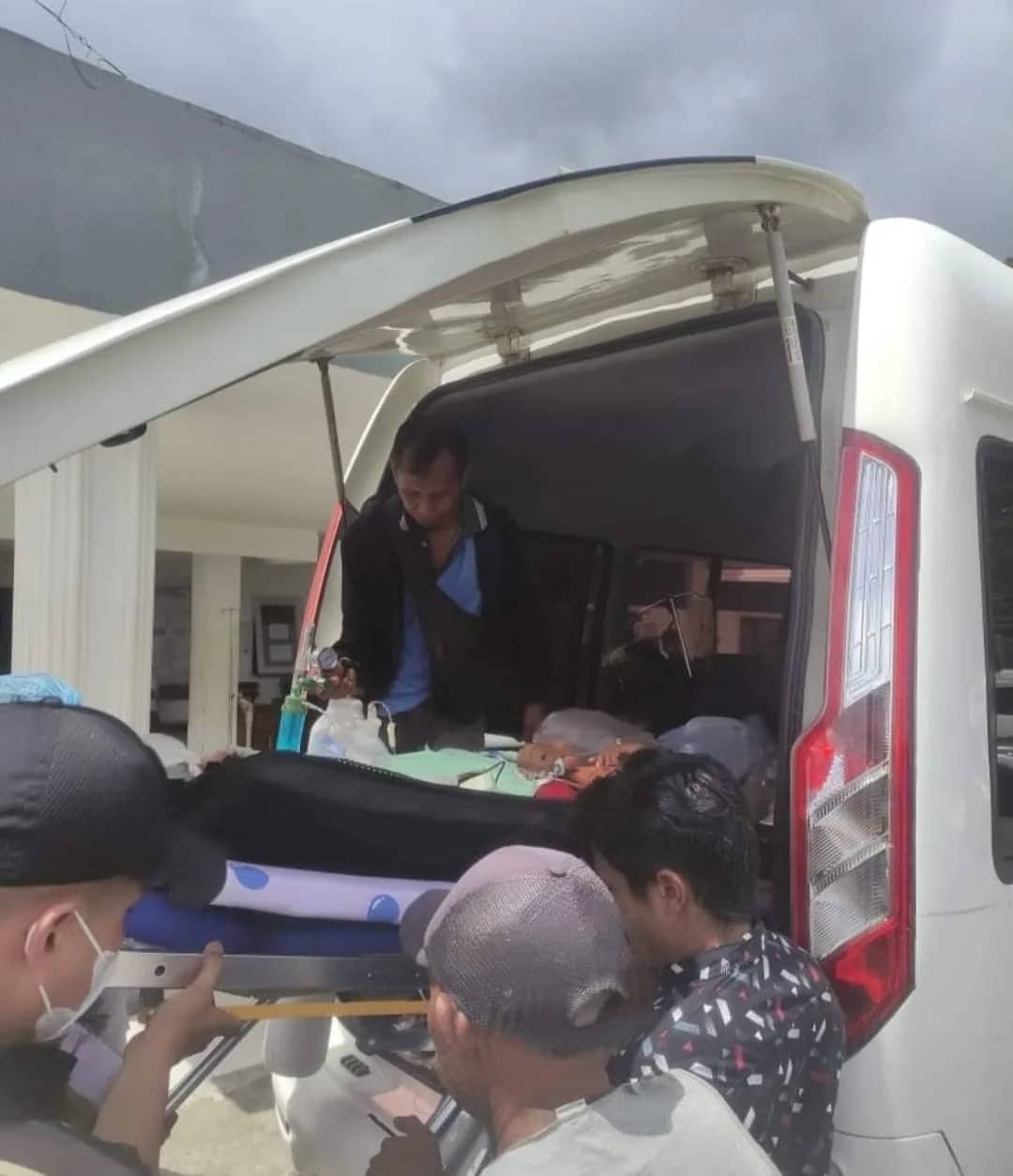 Ilustrasi berita Papua: PNS Inspektorat Yahukimo yang Ditikam Usai Apel Pagi, Dinyatakan Tewas Meski Sempat Dievakuasi ke Jayapura