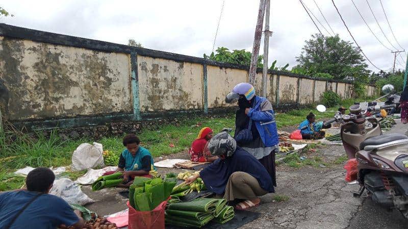 Ilustrasi berita Mimika: Mama Papua di Timika Rutin Siapkan Anyaman Ketupat Jelang Lebaran