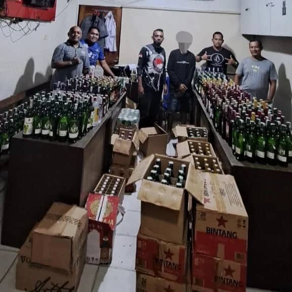 Ilustrasi berita JAYAPURA: Pakai Kode "Ada-ada" di Pinggir Jalan, Sat Narkoba Amankan Ratusan Miras Ilegal di Abepura