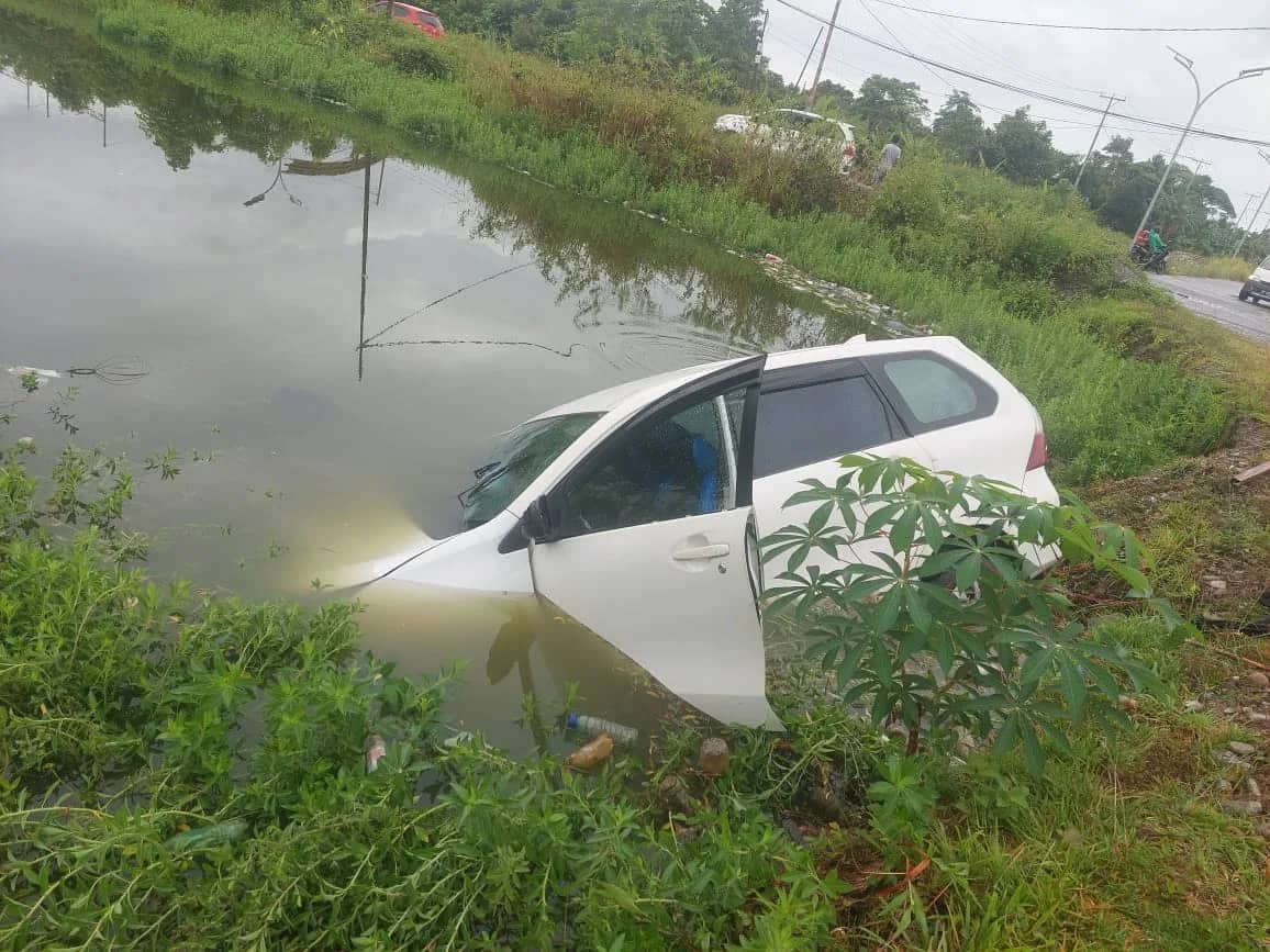 Ilustrasi berita Mimika: Mobil Avanza Ditemukan Warga Terperosok di Rawa Samping MSC Timika
