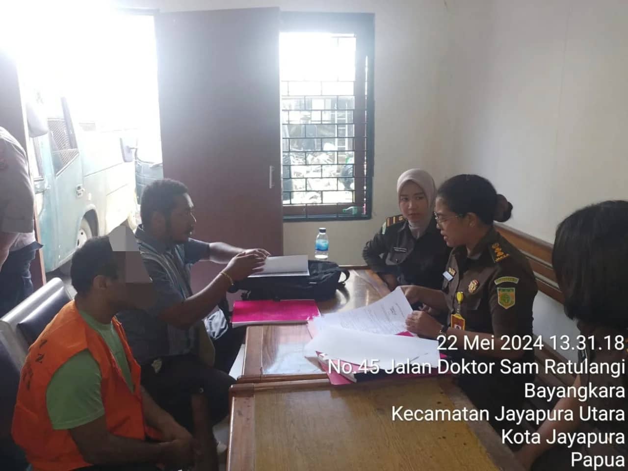 Ilustrasi berita JAYAPURA: Gelapkan Uang Penjualan Tiket Pesawat Trigana Air Rp 97 Juta, Office Boy Diserahkan ke Kejaksaan