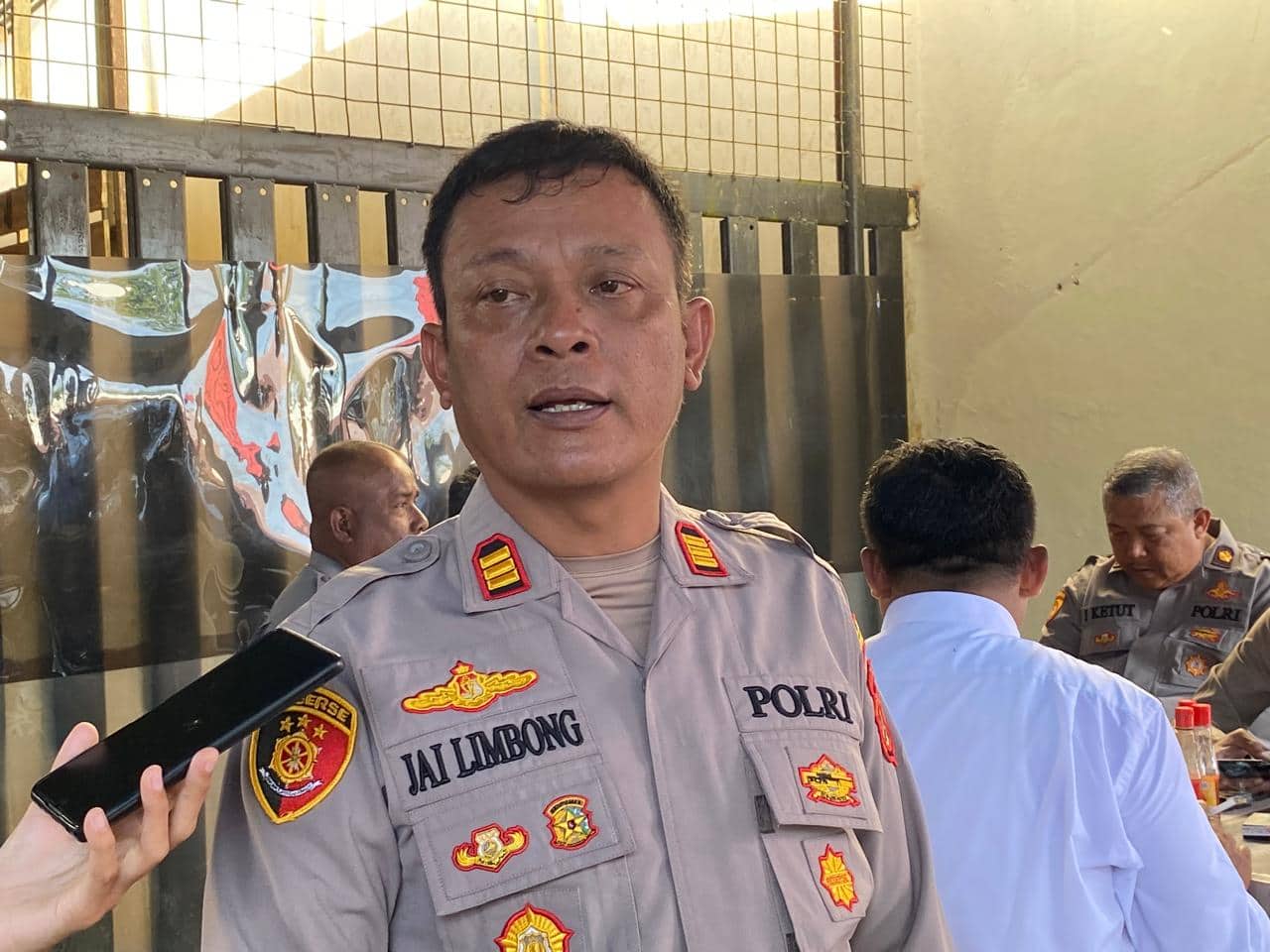 Ilustrasi berita Mimika: Polsek Miru Tangkap Seorang Residivis Pencuri Kotak Amal dan Barang Masjid di Gorong-gorong Timika