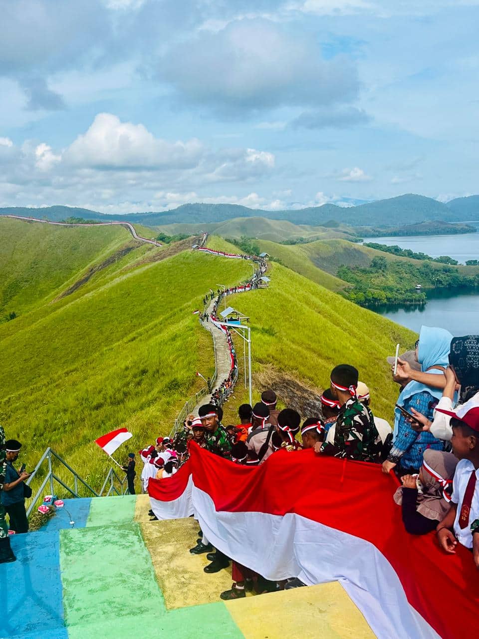 Ilustrasi berita JAYAPURA: Jelang HUT RI ke-79, Bukit Teletubbies Sentani "Diselimuti" Bendera Merah Putih Sepanjang 1.000 Meter