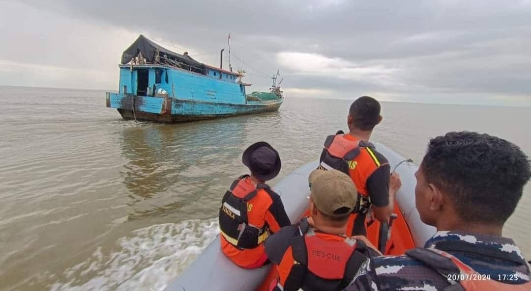 Ilustrasi berita Mimika: Belum Juga Ditemukan, ini Barang yang Diangkut serta Identitas 12 Penumpang Kapal LCT Cita XX yang Hilang Kontak di Perairan Asmat