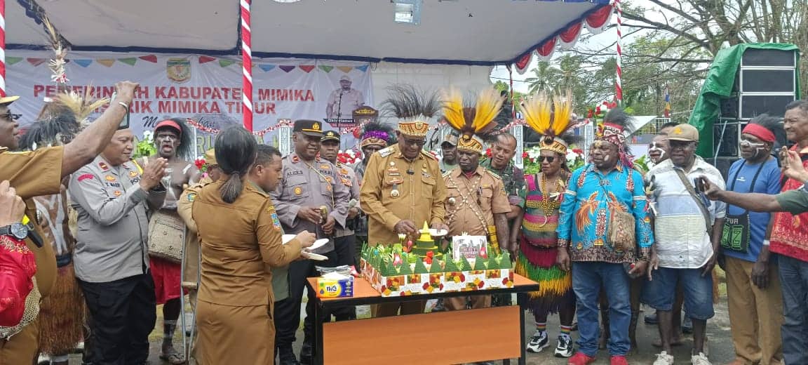 Ilustrasi berita Mimika: Perayaan Hari Jadi ke 48 Tahun Mapurujaya Penuh Nuansa Adat Kamoro, Bupati Johannes Rettob : Jadi Agenda Wisata Mimika