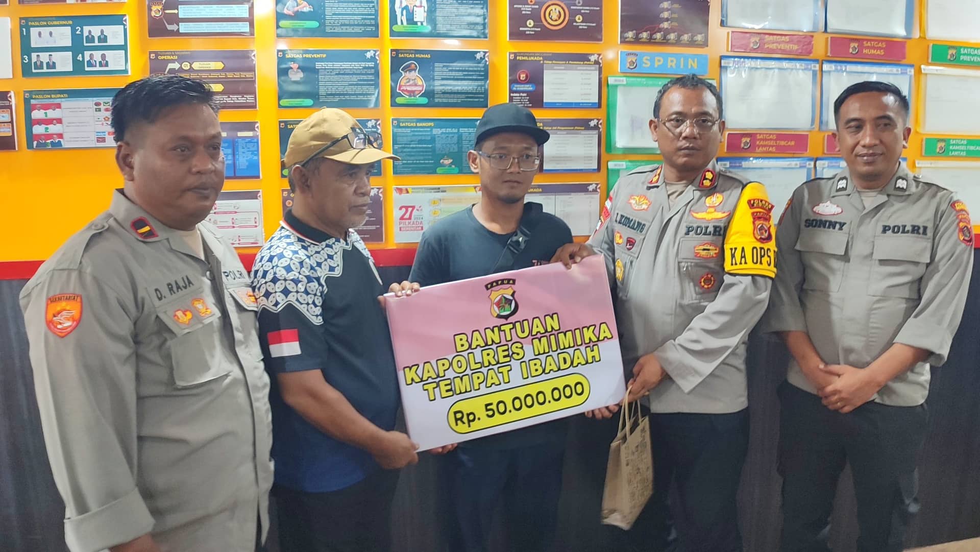 Ilustrasi berita Mimika: Polres Mimika Serahkan Bantuan untuk Pembangunan Masjid dan Pagar Pemakaman