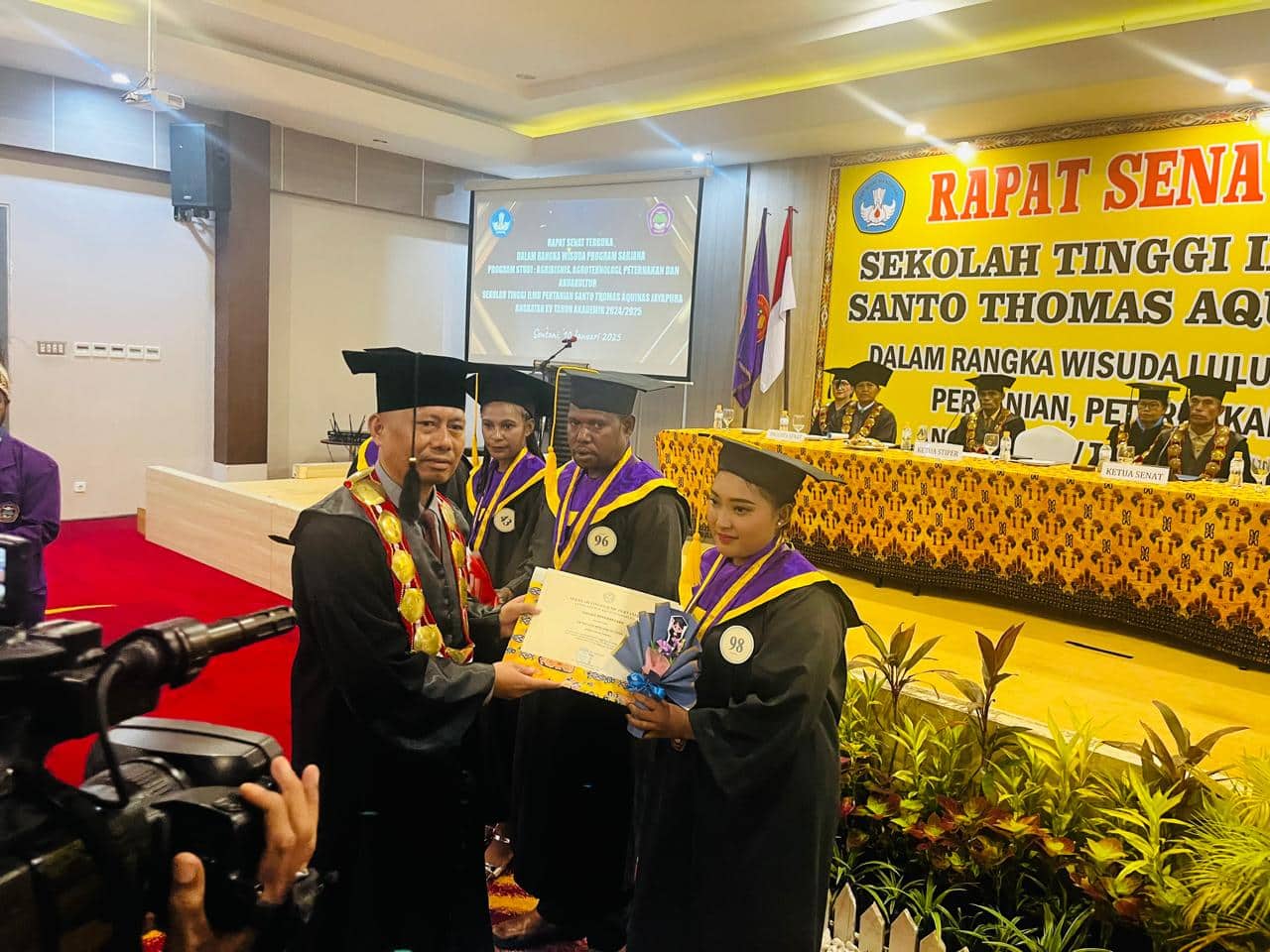 Ilustrasi berita BERITA UTAMA: STIPER Jayapura Gelar Wisuda 111 Mahasiswa Sarjana Pertanian, Lulusan Perguruan Tinggi di Papua Sudah Tembus 92.435 Orang