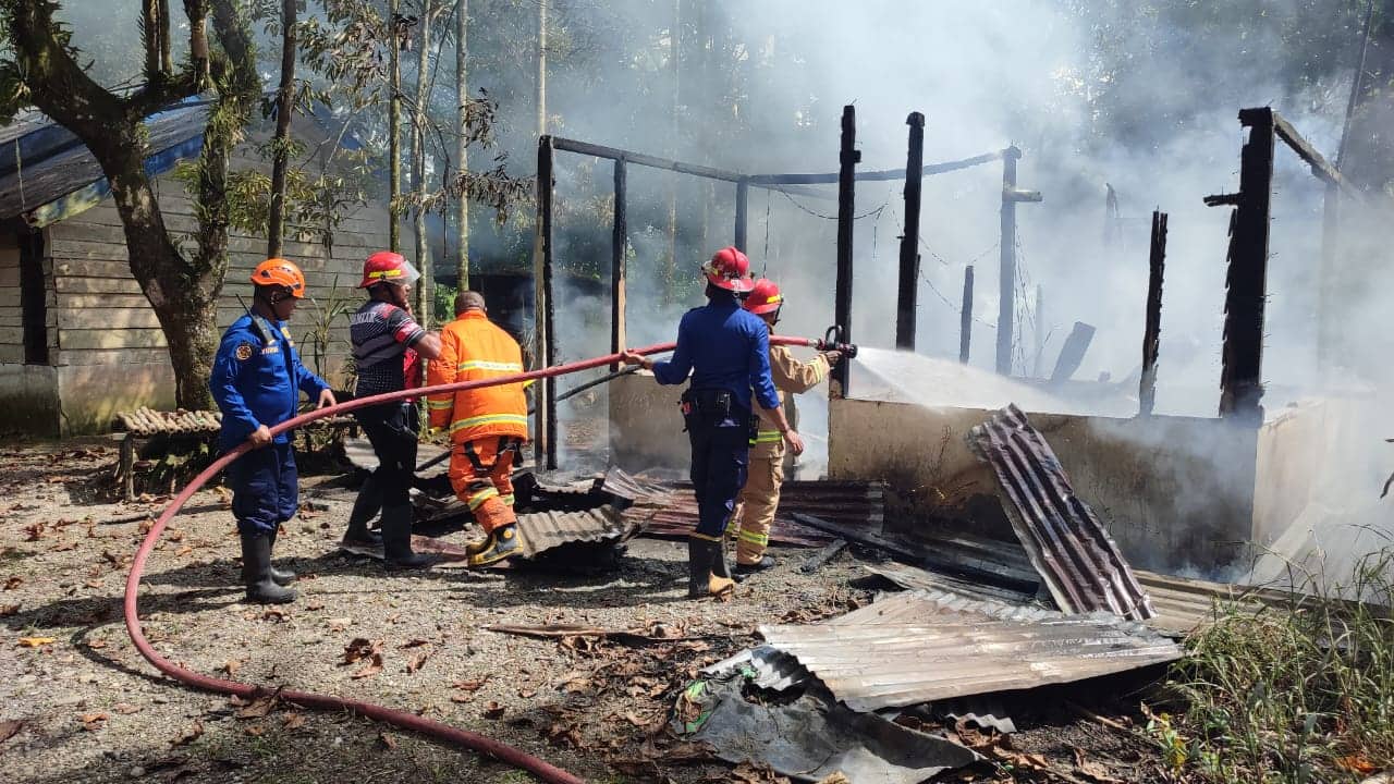 Ilustrasi berita Mimika: Diduga Anak Main Masak-masakan, Satu Unit Rumah di SP 2 Jalur Indo Papua Kiri Timika Terbakar