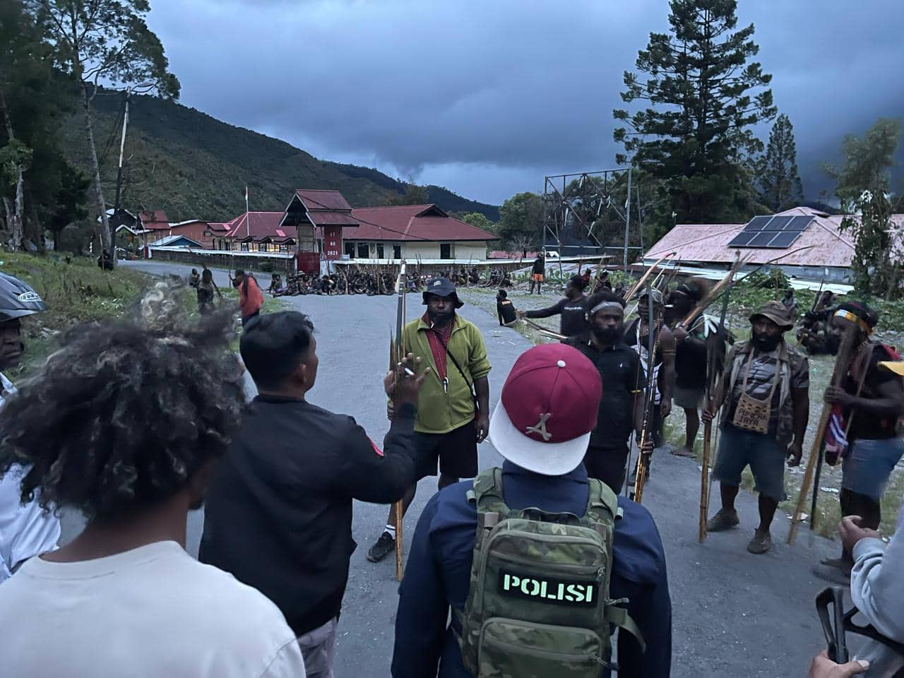 Ilustrasi berita Papua: Polisi Cegah Upaya Aksi Saling Serang Antar Massa pendukung 01 dan 02 di Puncak Jaya