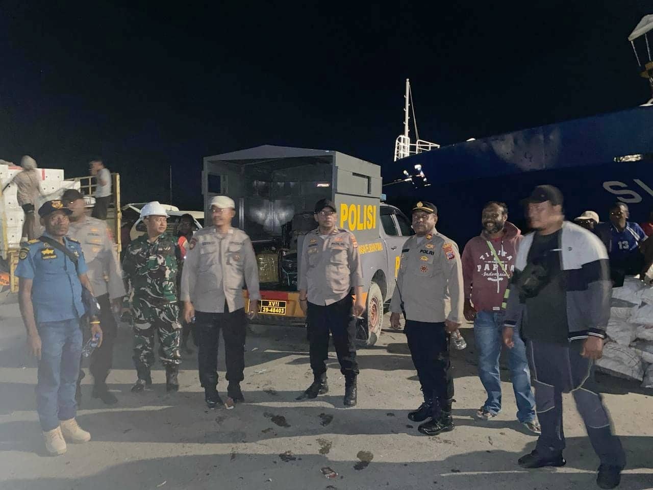 Ilustrasi berita Mimika: Polsek Kawasan Pelabuhan Pomako Amankan Ratusan Liter Miras Sopi
