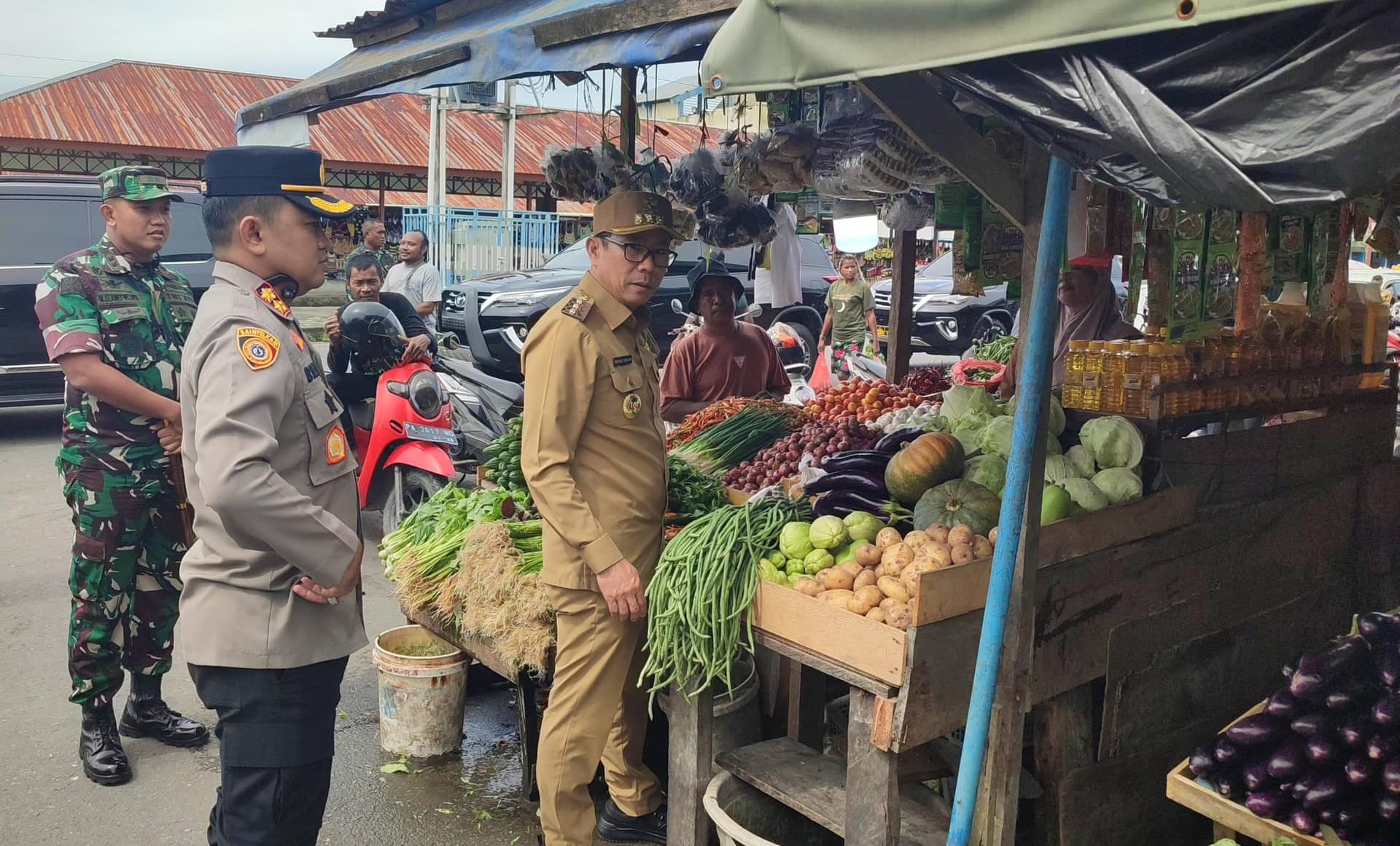 Ilustrasi berita Mimika: Pj Bupati Mimika Didampingi Kapolres dan Dandim Pantau Stok dan Harga Sembako di Sejumlah Titik Kota Timika
