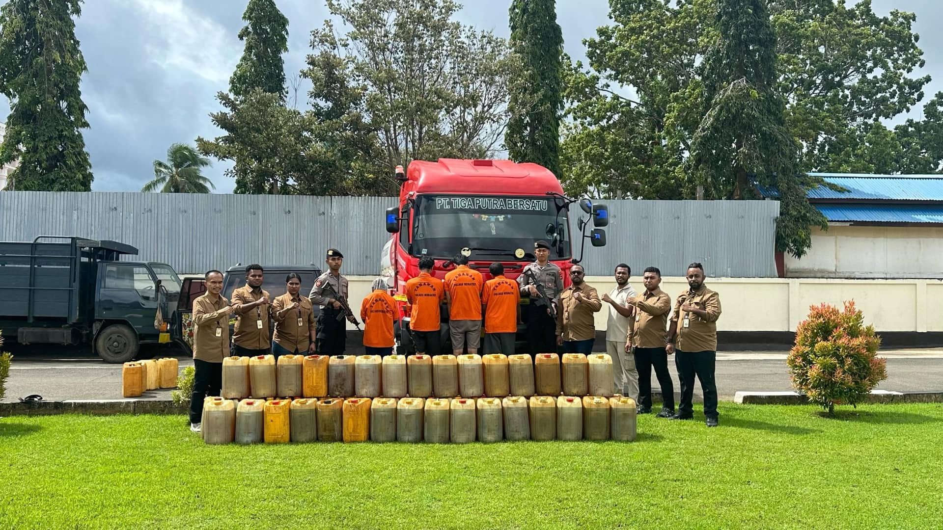Ilustrasi berita Papua: Polres Merauke Amankan Mobil Tangki BBM 10.000 Liter dan Tangkap 4 Orang