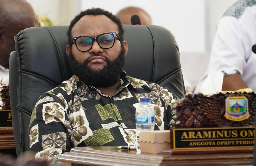 Ilustrasi berita Mimika: Dana Besar Seragam Tak Ada? Rusak Nama Baik Mimika, Araminus Omaleng Desak Bupati Benahi KONI, ASKAB, dan PERSEMI