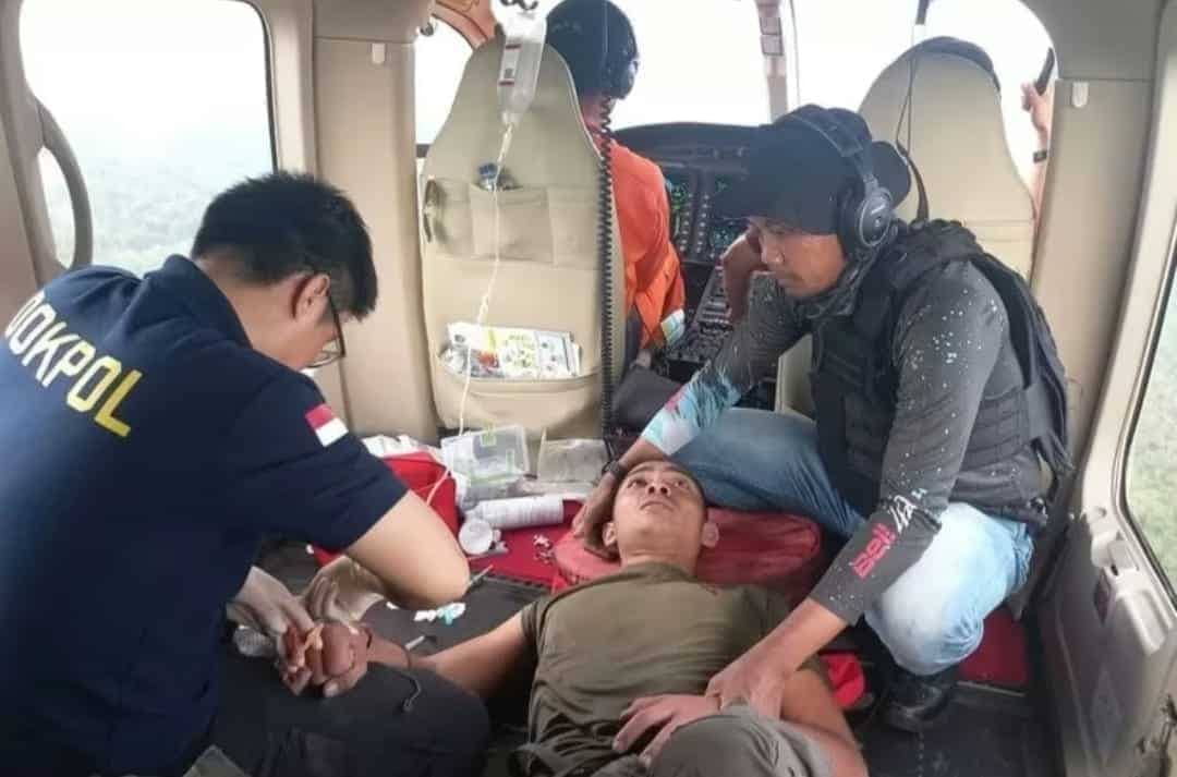 Ilustrasi berita Papua: Cari Iptu Tomi Marbun, Personil Operasi AB Moskona 2025 Tersengat Lebah, Rombongan Komnas HAM Ditembaki KKB di Teluk Bintuni