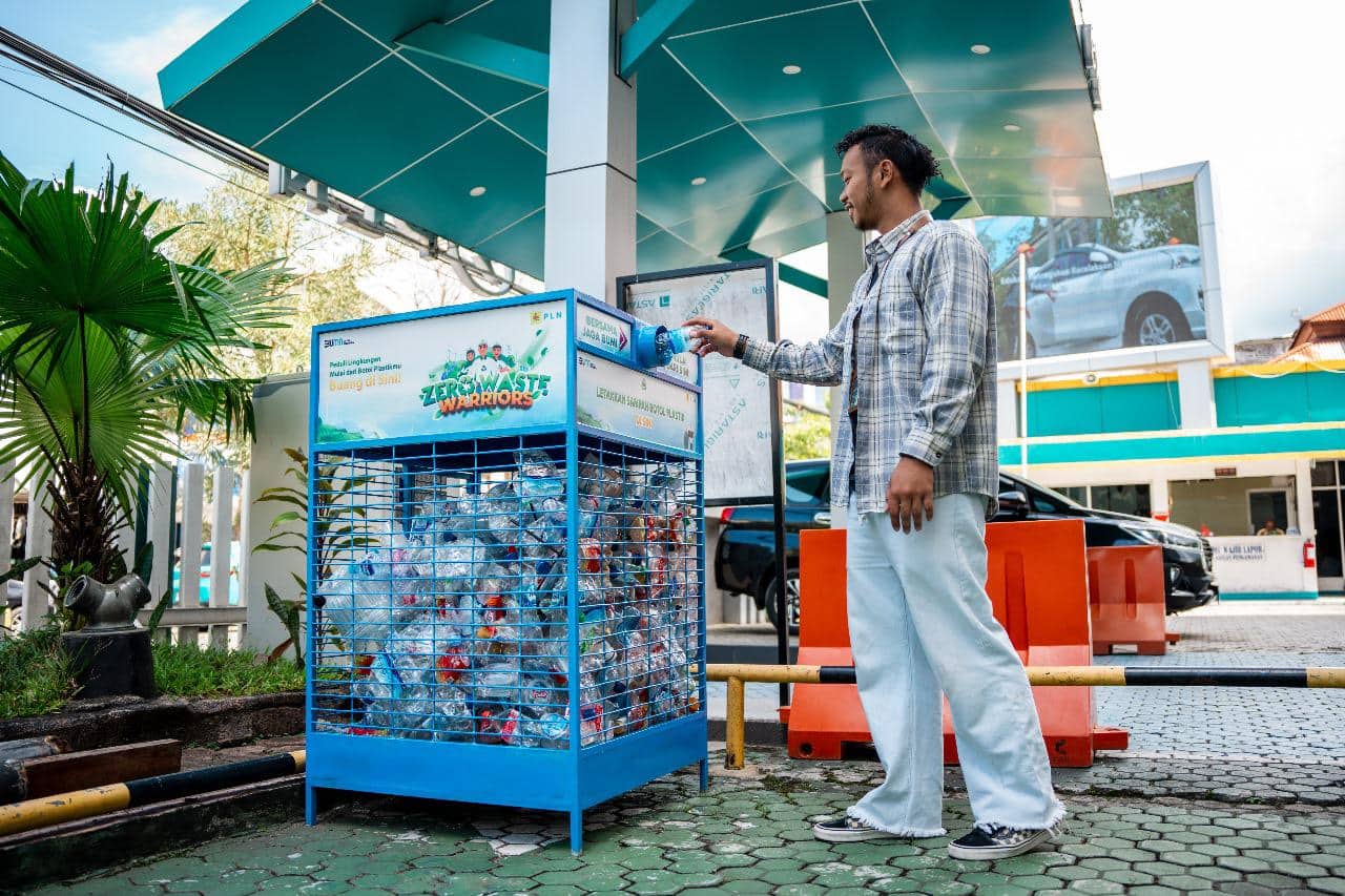 Ilustrasi berita Papua: PLN Gaungkan Gerakan Bottle Up di Papua, Ajak Masyarakat Peduli Lingkungan