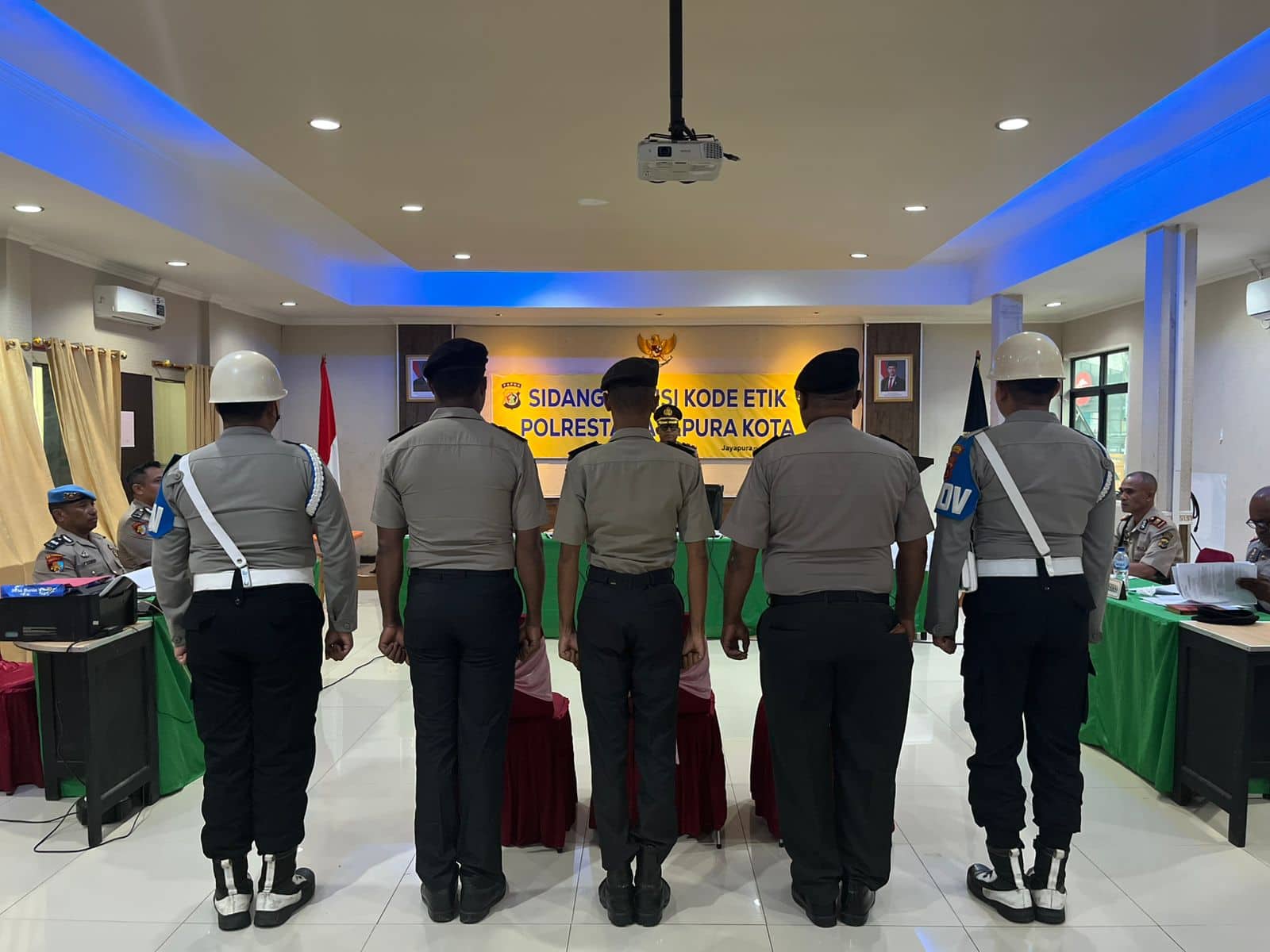 Ilustrasi berita BERITA UTAMA: Langgar Kode Etik, Tiga Personel Polresta Jayapura Kota Jalani Sidang Disiplin