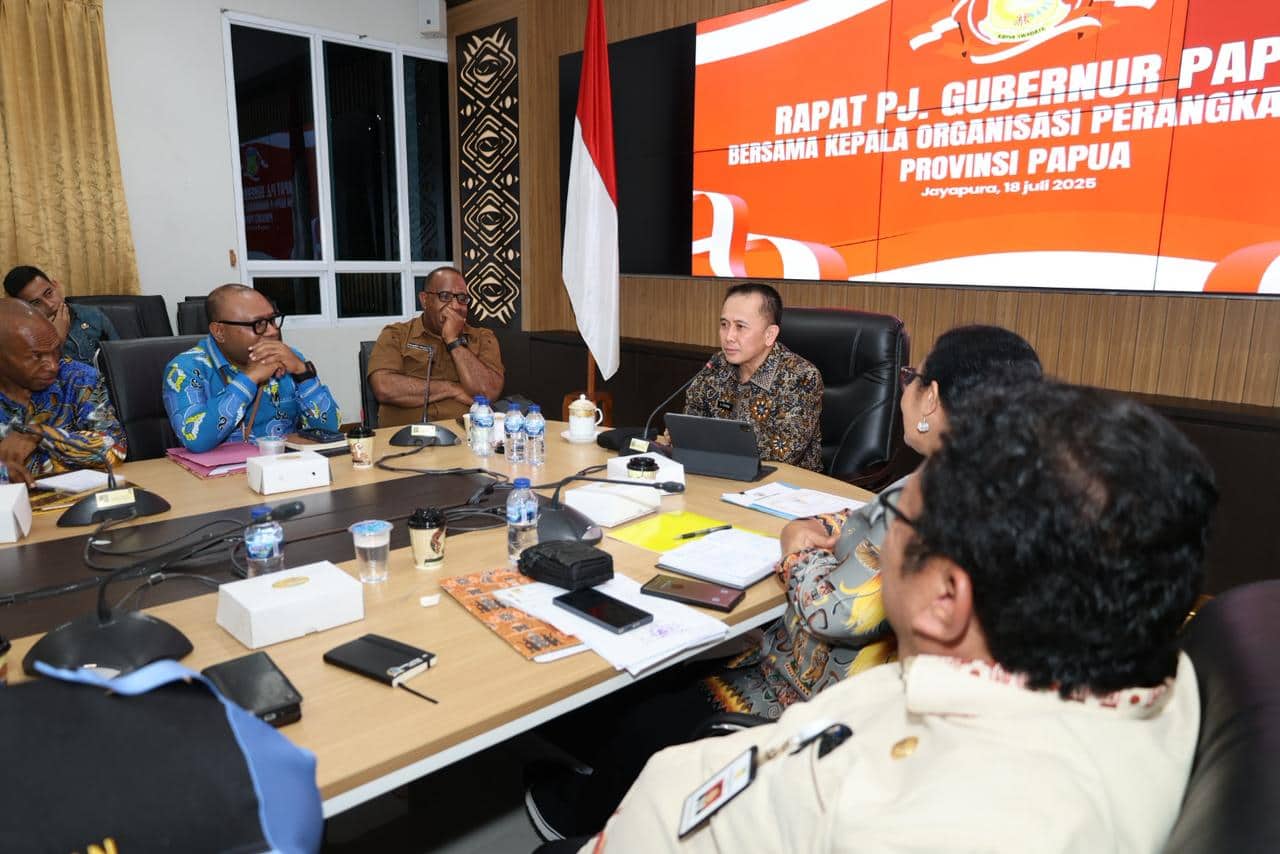 Ilustrasi berita Papua: Pj Gubernur Papua Agus Fatoni Pimpin Rapat Evaluasi Anggaran dan Penataan Organisasi