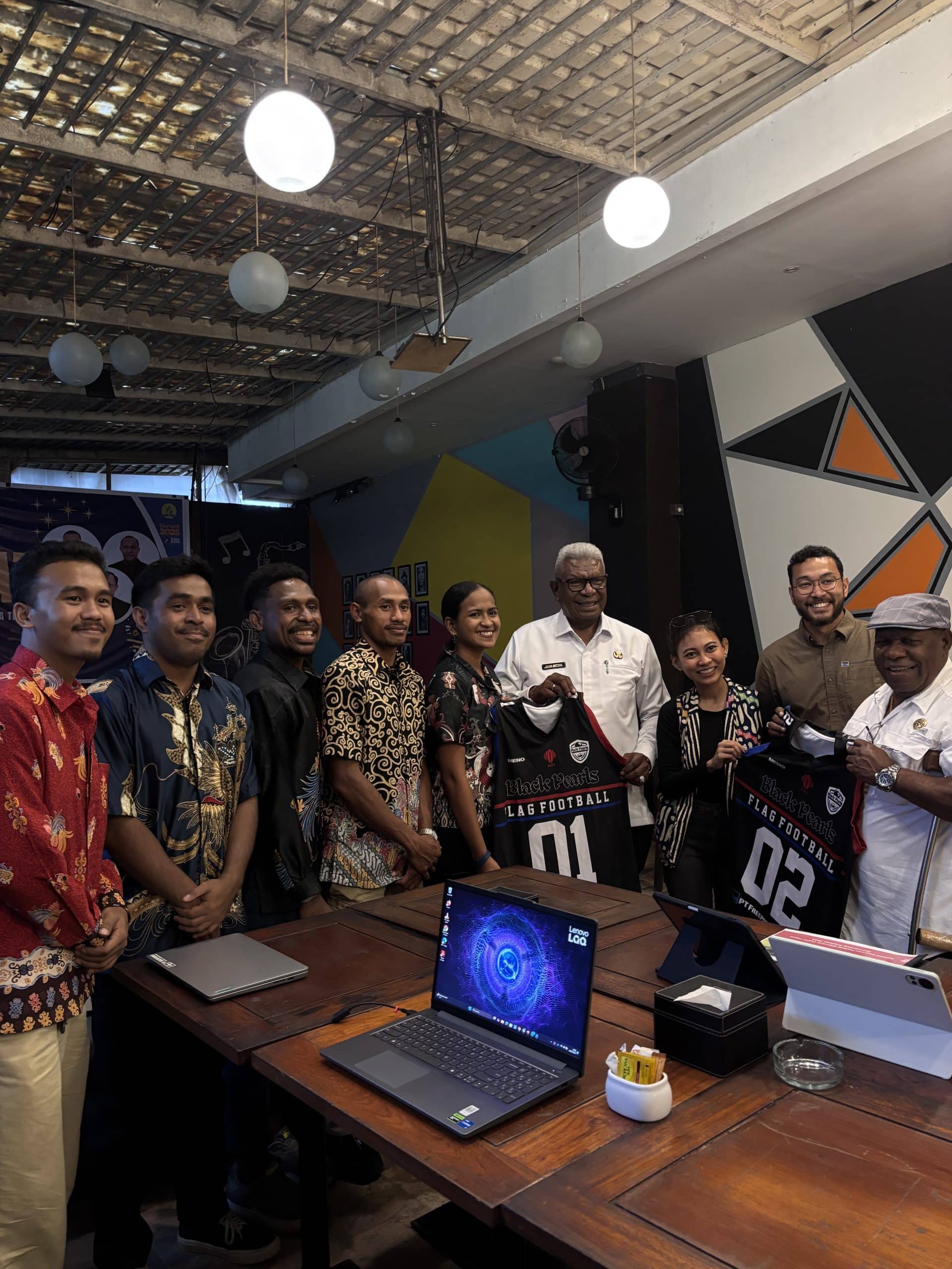 Ilustrasi berita Mimika: AAFI Papua Perkenalkan Olahraga Flag Football kepada Pemkab Mimika, Bupati Johannes Rettob Beri Dukungan