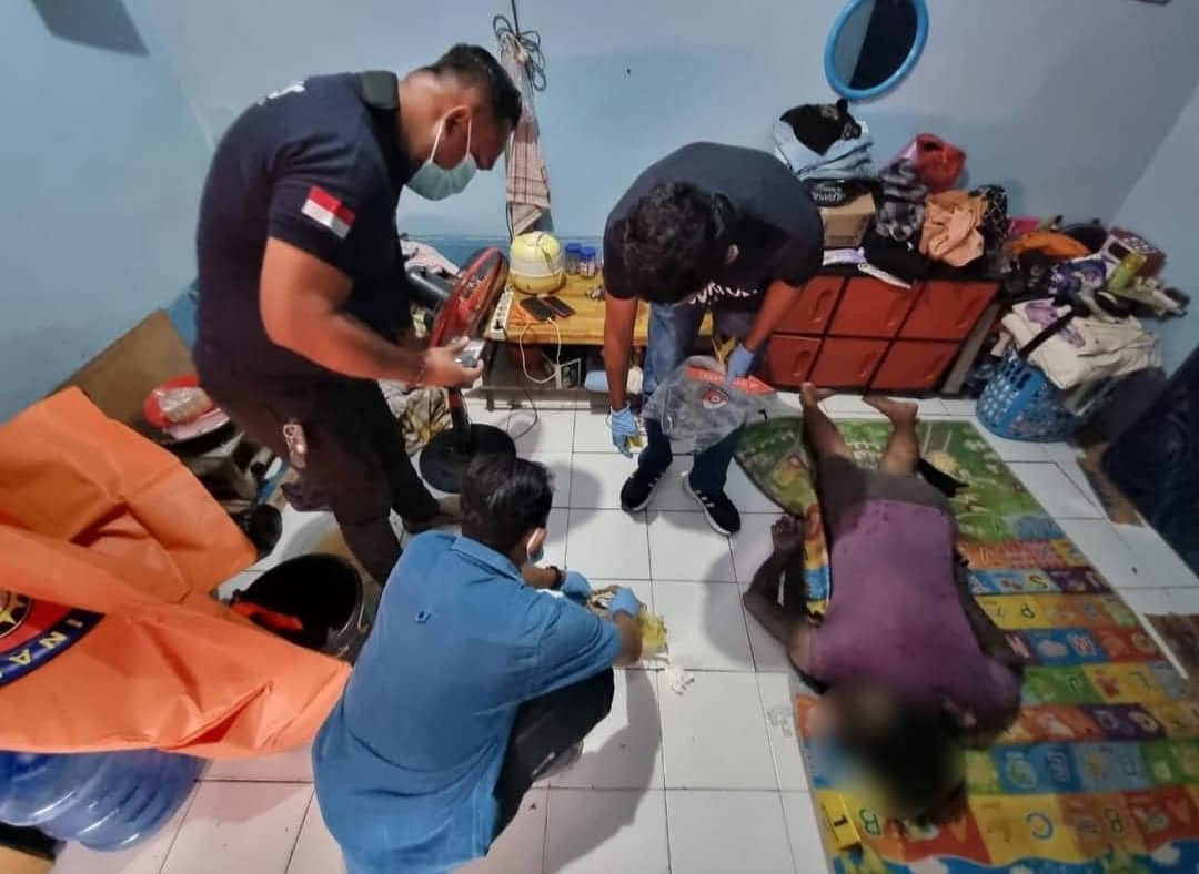 Ilustrasi berita BERITA UTAMA: Perempuan 45 Tahun Ditemukan Tewas Membusuk di Rumah Kos di Merauke