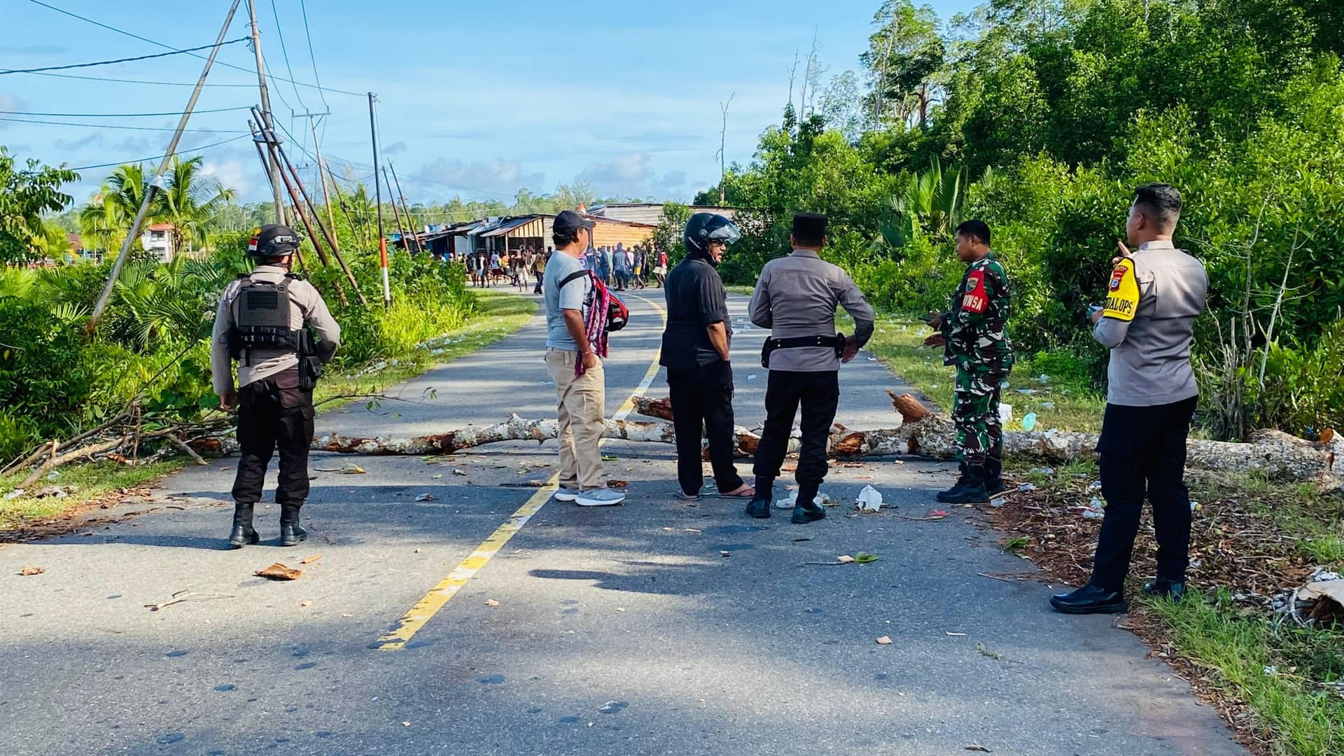 Ilustrasi berita Mimika: Dipicu Kecelakaan Lalu Lintas, Warga Palang Jalan Poros Timika - Pomako