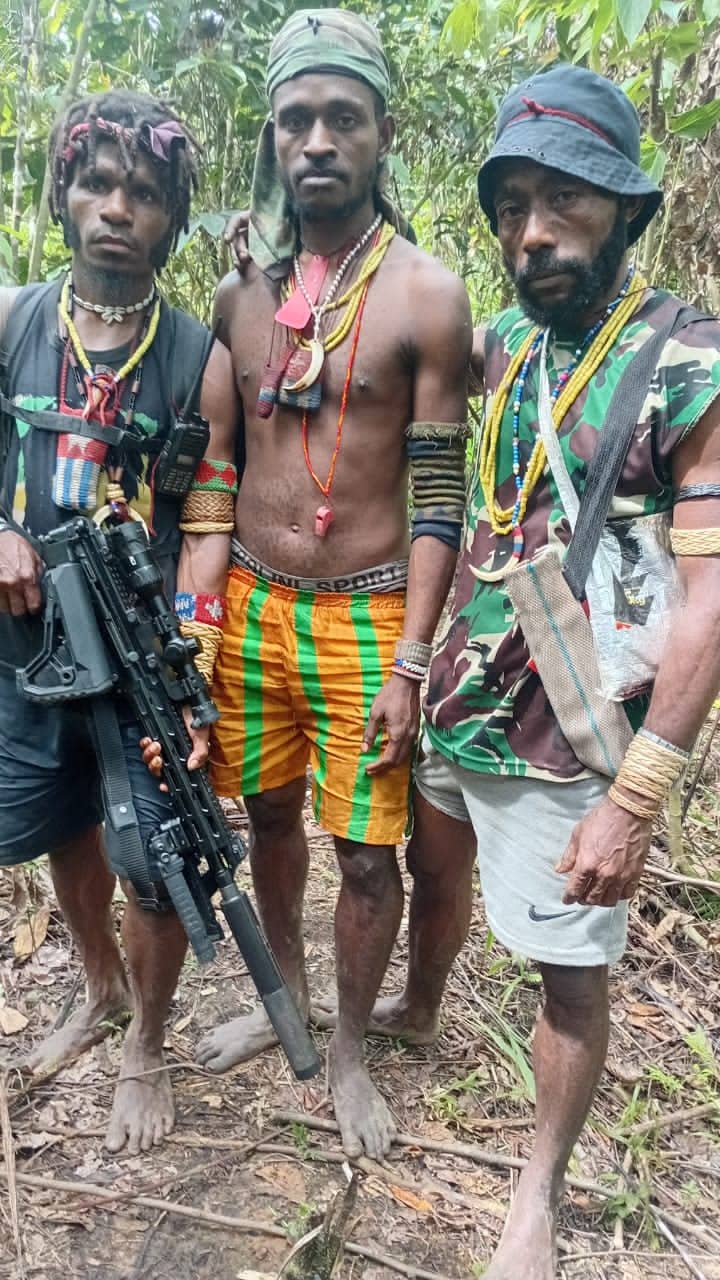 Ilustrasi berita Papua: Klaim Tembak Empat Aparat Keamanan di Moskona Utara, TPNPB OPM Rampas Satu Senjata Laras Panjang