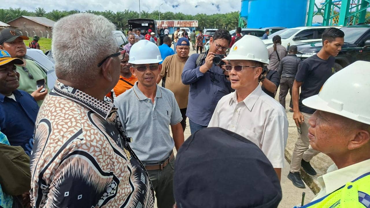 Ilustrasi berita Mimika: 7.800 Hektare Siap Panen, Bupati Rettob Tinjau Pabrik Pengolahan Minyak Sawit di Jalan Trans Mimika-Wagete