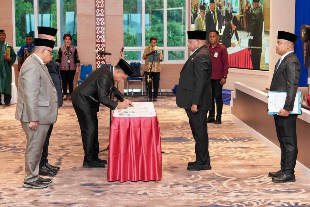 Ilustrasi berita Papua: Gubernur Fakhiri Lantik Lukas Christian Sohilait sebagai Pj. Sekda Papua