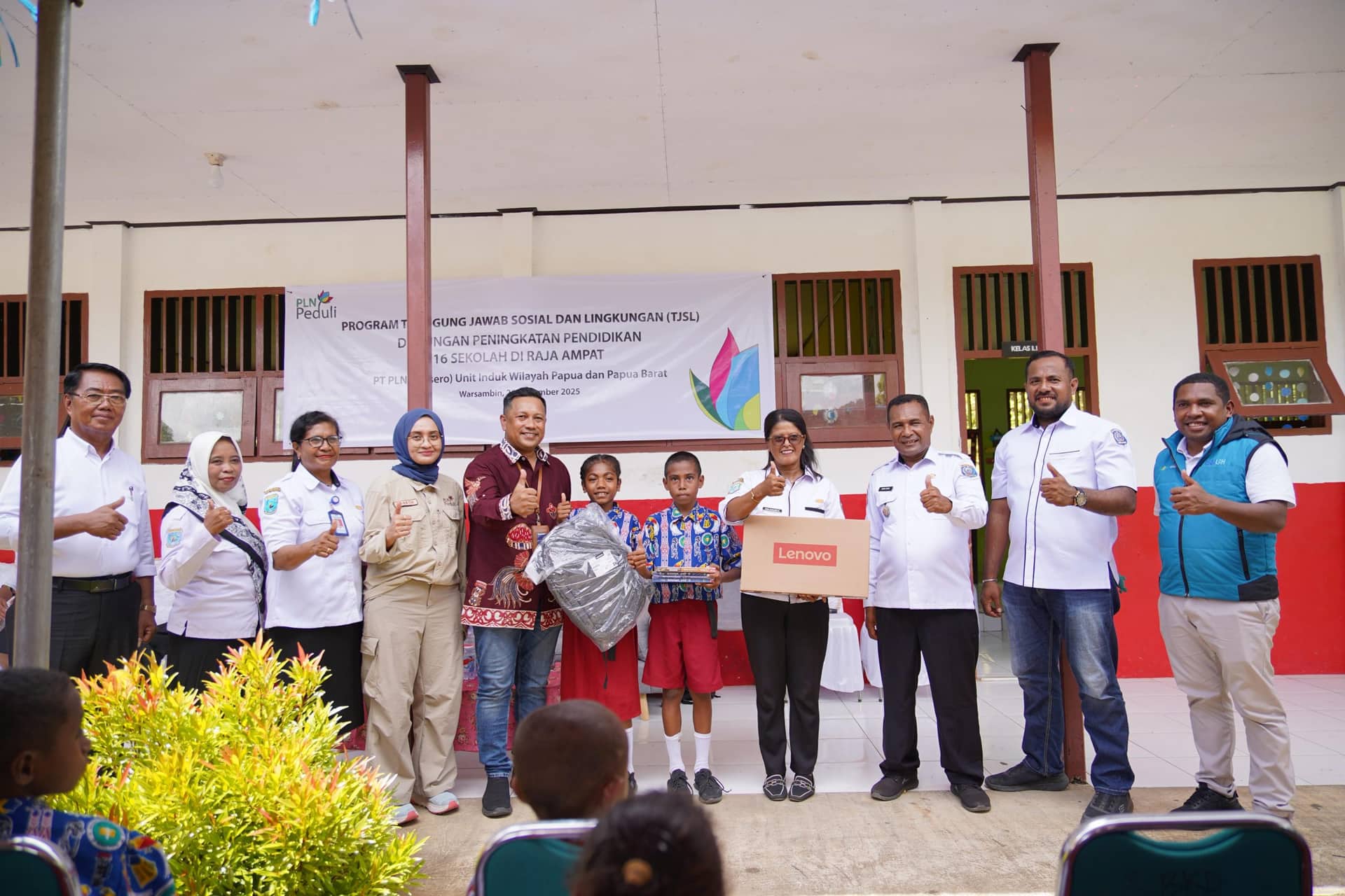 Ilustrasi berita BERITA UTAMA: PLN Hadirkan Pojok Baca di 16 Sekolah Raja Ampat, Dorong Minat Literasi Siswa